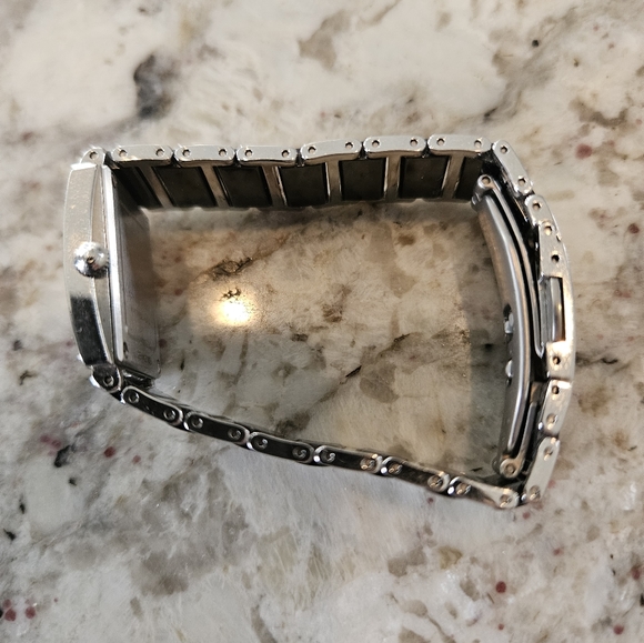 Ladies RADO watch, brand new battery, like new condition, 6" wrist STUNNING 😍 - Picture 3 of 6